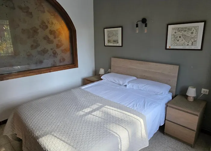 Semi-Detached House With Private Pool And Garden In Begur